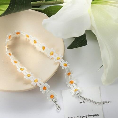 Korean Version Of The Small Fresh Contrast Color Daisy Lace Hand Made Weaving Sweet Flowers Simple Temperament Necklace Jewelry