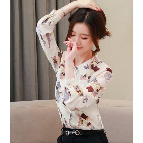Retro Hong Kong-style printed shirt female design sense niche 2021 new spring top sunscreen long-sleeved shirt