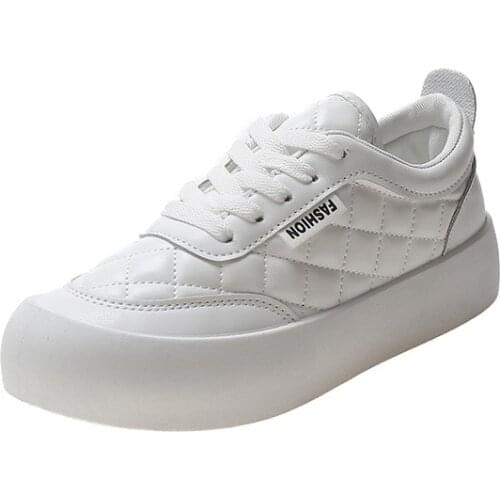 Diamond Shoes for Women 2021 Summer New Bread Small White Woman Shoes Sneakers Thick Sole Joker Casual Splicing Womens Shoes