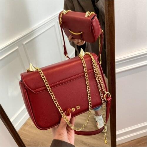 Luxury Elegant Leather Chains Shoulder Bag for Womens Fashion Casual Vintage Evening Party Cute Mini Crossbody 2021 Summer New