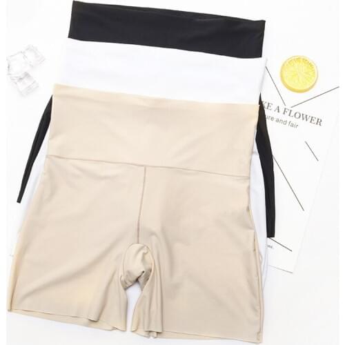 Cabin Knowing Women's Travel Shorts