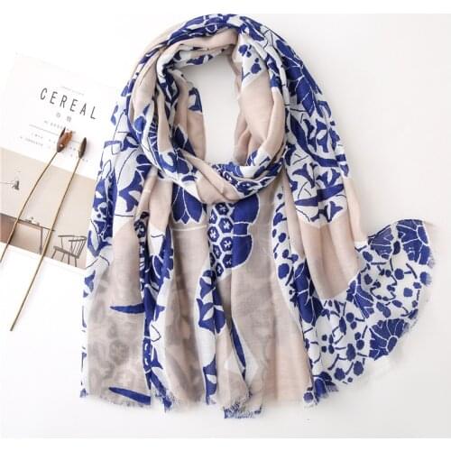 2020 New Fashion Summer Women cotton Scarf flower Beach Hijab Shawls and Wraps Female Foulard Echarpe Designer Bandana