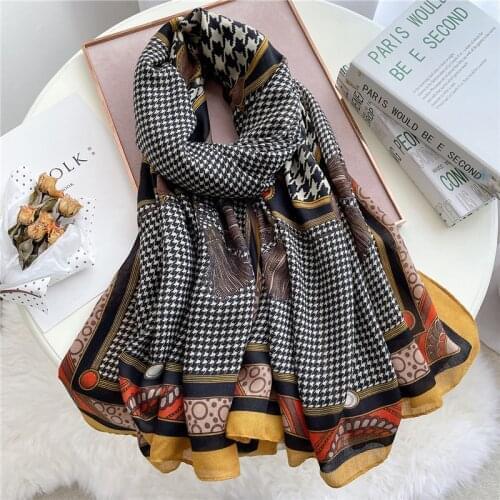 New Summer Women Scarf Cotton Warm Beach Shawls Bufanda Hijab Scarves Print Fashion Lady Thick Foulard Pashmina 2021