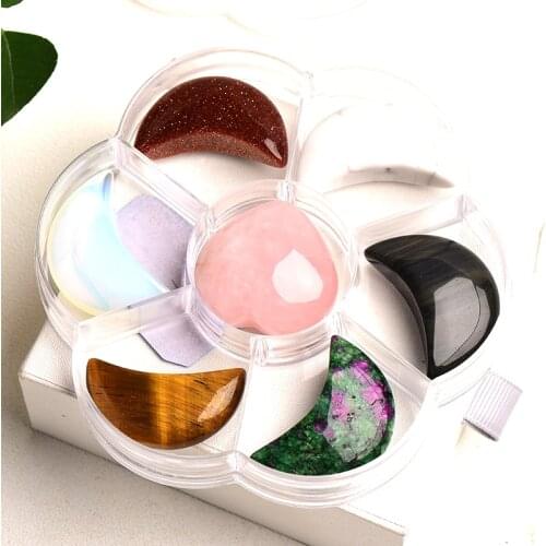 Natural Crystal Stone Moon And Heart Shaped Colorfull Mascot Meditation Healing health Polished Gift Use Collection Home decor