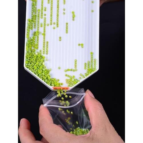 5pcs/lot new Diamond Painting Tool Diamond Embroidery Accessories Large Capacity , Plastic Tray Big Kits