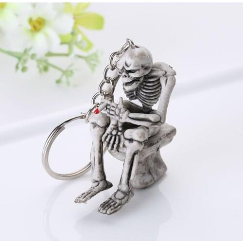 New Creative Chic Toilet Skeleton Pendant Keychain Mens Women Personality Car Keychain Funny Gift Halloween Accessories