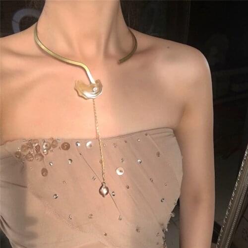 Natural Torques Vintage Baroque Pearl Shell Bridal Clavicle Necklace Original Design Personality Simple Necklace Wedding Jewelry