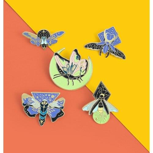 Cartoon creative luminous insect metal Brooch moth butterfly firefly big spade worm shape pin clothing bag accessories