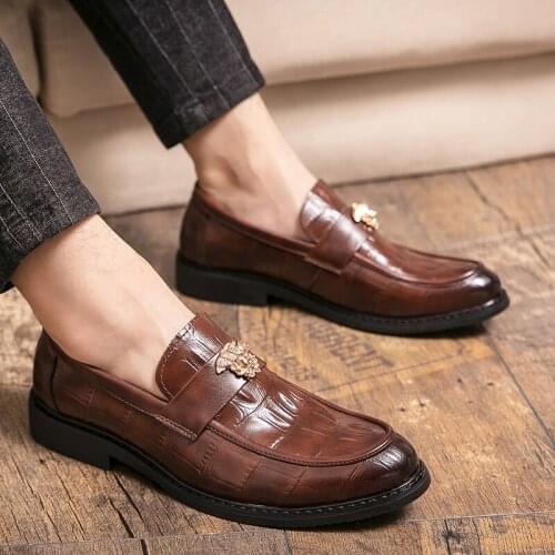 2021 classic business mens dress shoes fashion elegant formal wedding shoes mens casual shoes office Oxford mens shoes E37-45