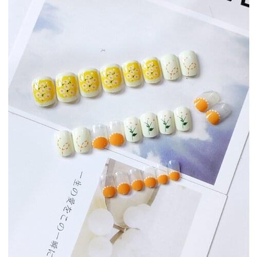 24Pcs Fake Nails Small Fresh Daisy Print DIY Slider Removable Short Paragraph Fashion Full Cover Artificial Manicur With Glue