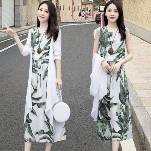 Women Fashion Summer Cotton and Linen Dress Flower Pattern Accentuate Body Figure Slim-Fit Hugging Waist Nymph Style Lady Girl