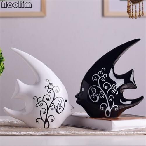 NOOLIM Ceramic Couple Swallows Fish with Flower Pattern White and Black Ceramic Kiss Fish Creative Home Decorations