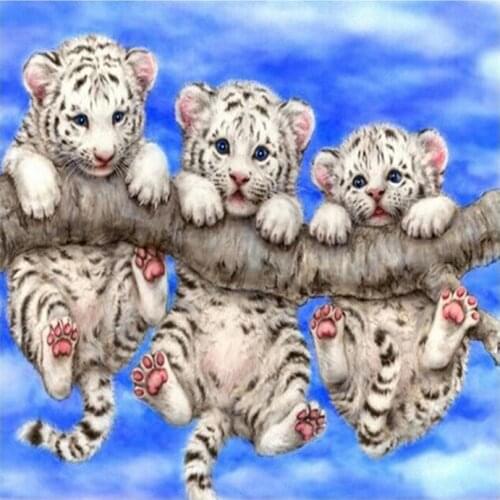 Full Diamond Painting Cross Stitch Round Diamond Mosaic Craft Diamond Embroidery Needlework Tigger on the Tree Home Paintings