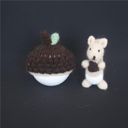 Handmade Newborn Hat and Squirrels Photography Props Brown Knitted Baby Cap Soft Stuffed Toys Newborn Animal Toys Props
