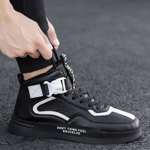 Black Skateboarding Shoes Men Messi Shoes High-top Comfortable Sports Outdoor Sneakers White Skateboarding shoes Chaussure Homme