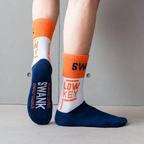 Spring Man Street Fashion Patchwork Letters Design Sport Breathable Ins Casual Cotton Skateboard Harajuku Crew Middle Tube Socks