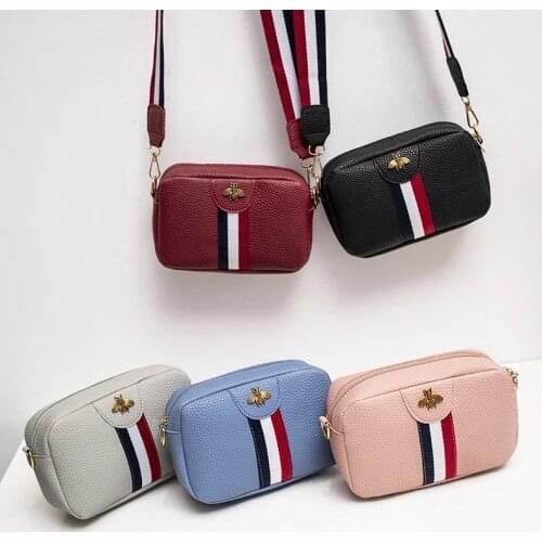 Wholesale Bee Womens Shoulder/Crossbody Bag Stripe Zipper Fashion Belt Wholesale 2021 New Style Mini Purse