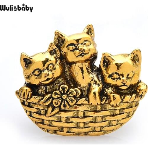 Wuli&baby 3 Baby Cats In Flower Basket Brooch Vintage Cat Brooch Pins For Women and Girl Fashion Jewelry Gift Sweater Pins