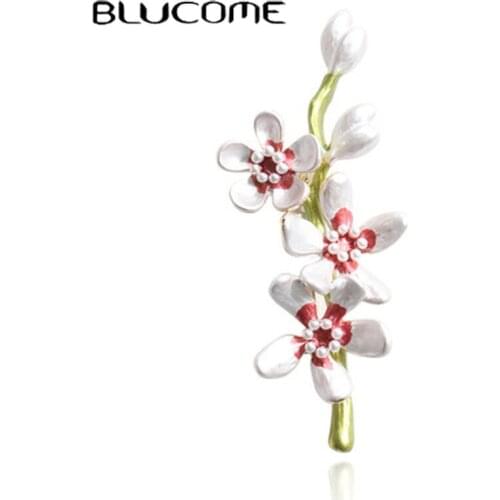 Blucome Fashion Enamel Plant Flower Shape Brooches For Women Girls Sweat shirt Pendant Collar Clip Wedding Pins Anniversary Gift