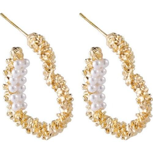 Personality Gold Color Metal Sweety Heart Design Earrings Irregular Acrylic Pearls Stud Earrings for Woman Party Jewelry Earings