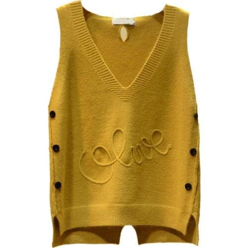 2021 Autumn New V-Neck Knitted Sweater Vest Korean Love Design Female Loose Button Pullover Sleeveless Waistcoat Solid Color Top