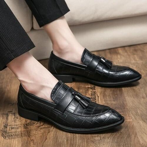 Tenis Masculino Men Tassel Loafers Leather Formal Shoes Slip on Elegant Dress Simple Slip On Man Casual Wedding Party Footwear