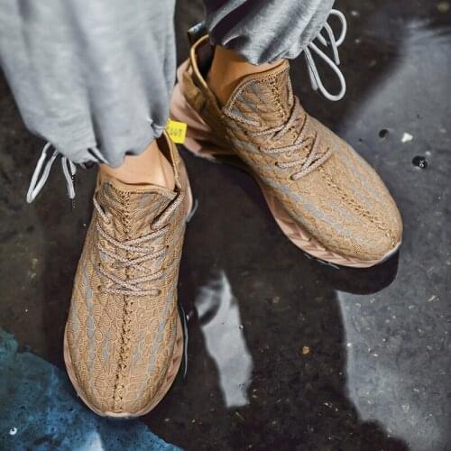 2021 New mesh luminous casual shoes lace-up blade sports shoes professional outdoor breathable comfortable cross-border mens