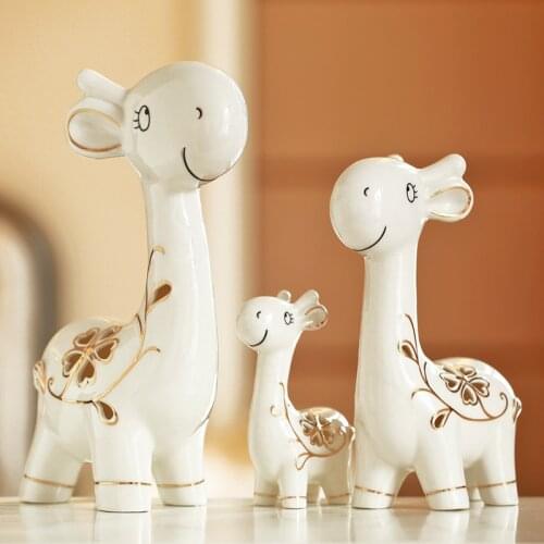White Porcelain Happy Giraffe Family Ceramic Animal Figurines Furnishing Articles Modern Home Decoration Accessories