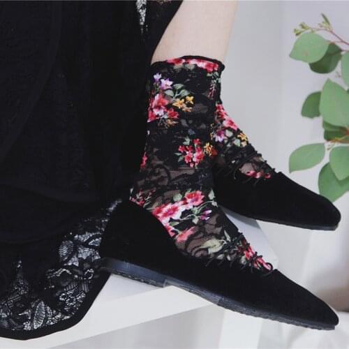 2019 Fashion Flower Lace Socks Women Girls Summer Transparent Thin Socks Tulle Long Breathable Mesh Funny Socks Female Hosiery