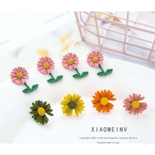 6pcs Spring and Summer Daisy Needle Earrings Korean Sweet Alloy Spray Paint Sun Flower Stud Earrings for Women Diy Accessories