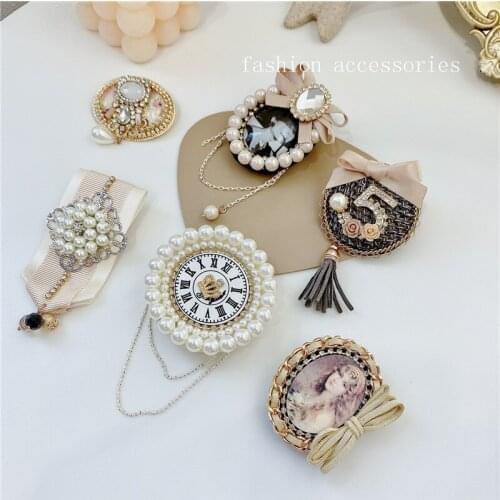Vintage Beige Geometric Chain Brooches Pins for Women Gir Coat Rhinestone Badge Handmade Wholesale Fashion Jewelry Accessories