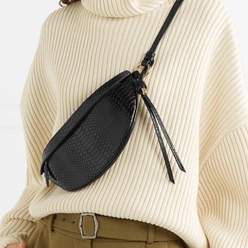 Women Chest Bag Leather Serpentine Waist Bag Retro Snak skin Shouder Bag female Travel Travel zip Fanny Pack 0276