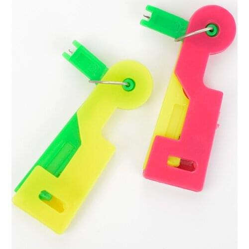 1Pcs Elderly Use Automatic Skillful Sewing Needle Device Threader Thread Guide Tool