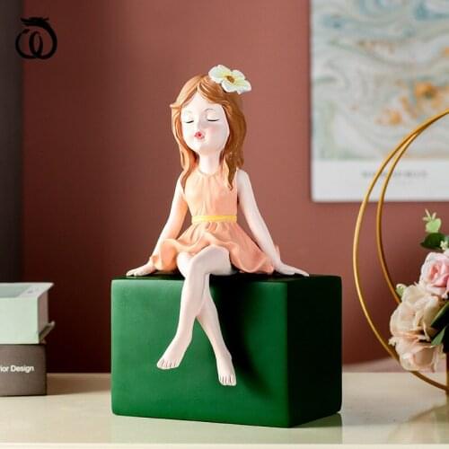WU CHEN LONG Modern Simple Abstract Cute Girl Art Sculpture Ideas Figure Tissue Box Statue Resin Craft Home Decorations R6768