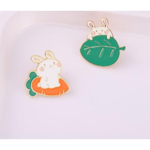 Japan And South Korea Leaf Carrot Rabbit Metal Enamel Brooch Cartoon Cute Plant Small Animal Best Friend Badge Jewelry Gift