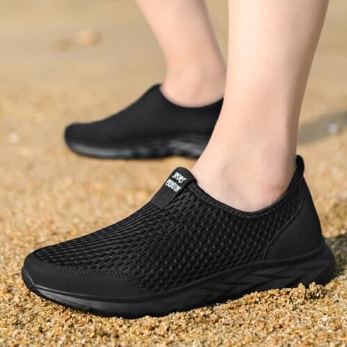 Sneakers Lightweight Men Running Shoes Comfortable Breathable Mesh Women Walking Shoes Outdoor Casual Trainers Anti-slip Slip-on