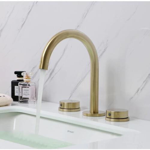 Basin Faucets Bathroom Sink Faucet Gold Brushed Brass 3 Holes Double Handle Luxury Bathbasin Bathtub Taps Hot & Cold Mixer Water