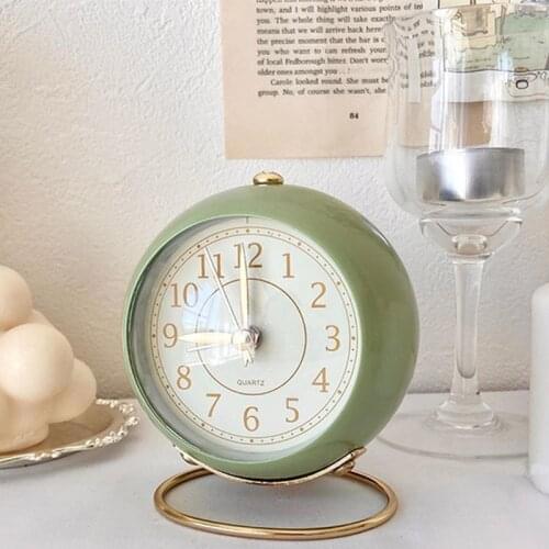 Creative Alarm Clock Vintage Retro Silent Pointer Clocks Desk Clock Bedroom Loud Alarm Clock Bedside Home Decor Ornaments