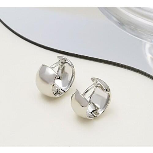 Simple Design Mini Round Camber Earring For Women Girls Fashion Small Circle Shaped Stud Ear Jewelry Party Gifts
