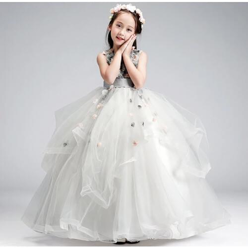 Lovely Gray Flower Girl Dresses 2019 O-Neck Ball Gown Appliques Long Little Pageant Gowns Girls First Communion Gowns Cheap