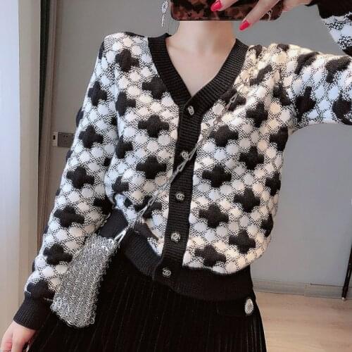Thick Warm Cardigan Sweater Women 2021 Autumn Winter Sweater Coat Jacket Fashion V Neck Argyle Jacquard Knitted Cardigan Outwear