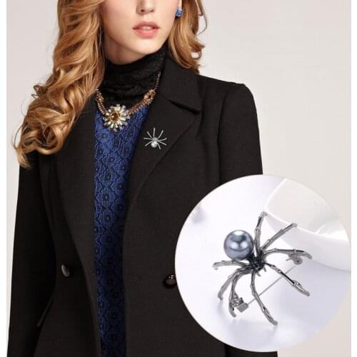 1PCS New Rhinestone Spider Brooches for Women Black Color Insect Pin Pearl Jewelry Summer Fashion Accessories Cool Brooch