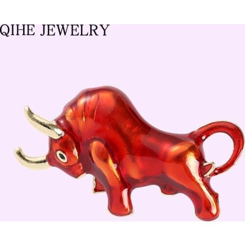 Red Black Blue Bull Enamel Pins Cute Cartoon Animal Brooches for Men Vintage Lapel Pin Backpacks Badge Jewelry Gift Wholesale