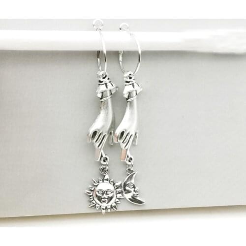New Charm Earrings Hand Sun and Moon Vintage Style Gothic Fashion Small Hoop Earrings Gift for Men Women Round Earrings