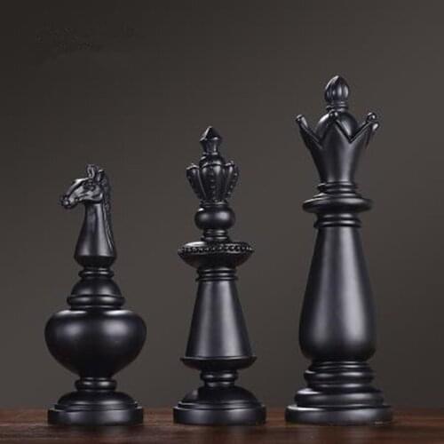 European retro black and white chess crafts, home furnishings, home decorations, study, living room furnishings