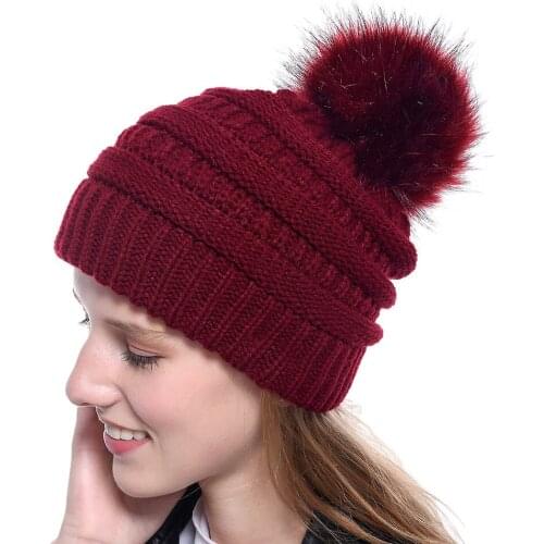 Womens Winter Knitted Beanie Hat With Faux Fur Pom Warm Knit Skull Cap Chunky Cable Soft Pompom Ski Hats Beanie Outdoor Casual
