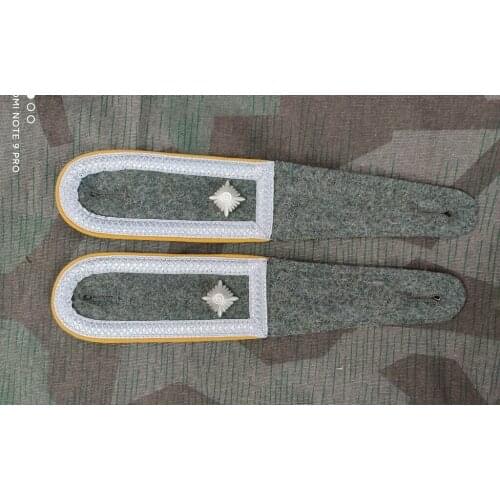 PAIR Of WWII German Heer signals Cavalry / Recon Feldwebel shoulder boards