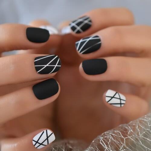 Black Matte Round False Nails Line Pattern Matte Artificial Nails Short Full Cover White 24pcs Faux Ongles