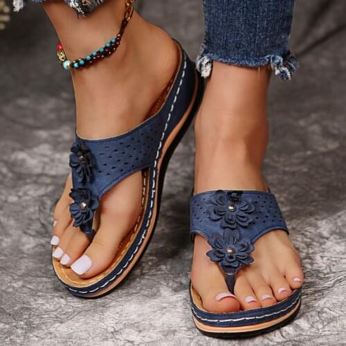 Women Fashion Flat Slippers Clip Toe Flip Flop Beautiful Flowers Beach Sandals (Size 35-44)