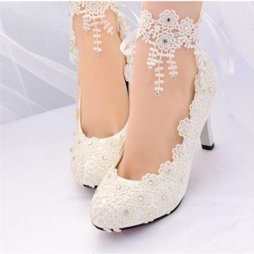 Womens white high heels wedding shoes womens shoes lace bride flower shoes womens shoes shallow shoes 4.5 / 8cm large